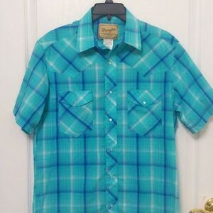 Wrangler Short Sleeve Pearl Snap Plaid Western Shirt. Size Medium